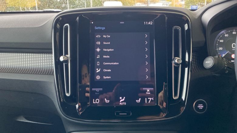 Volvo Xc40 2.0 B4P R DESIGN Pro 5dr Auto [7 speed] Petrol Estate